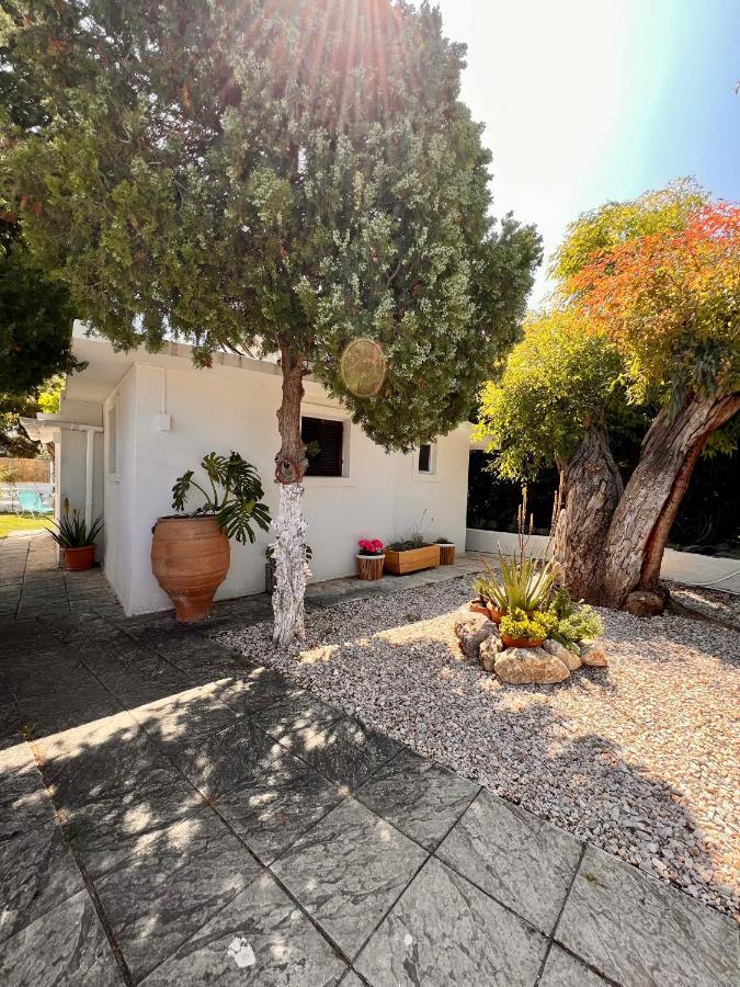 Under The Vine Garden House Apartment Platánion Exterior foto